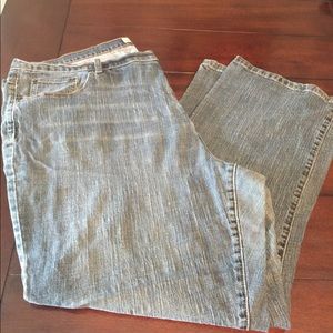 Low rise boot cut 26 Average plus size jeans